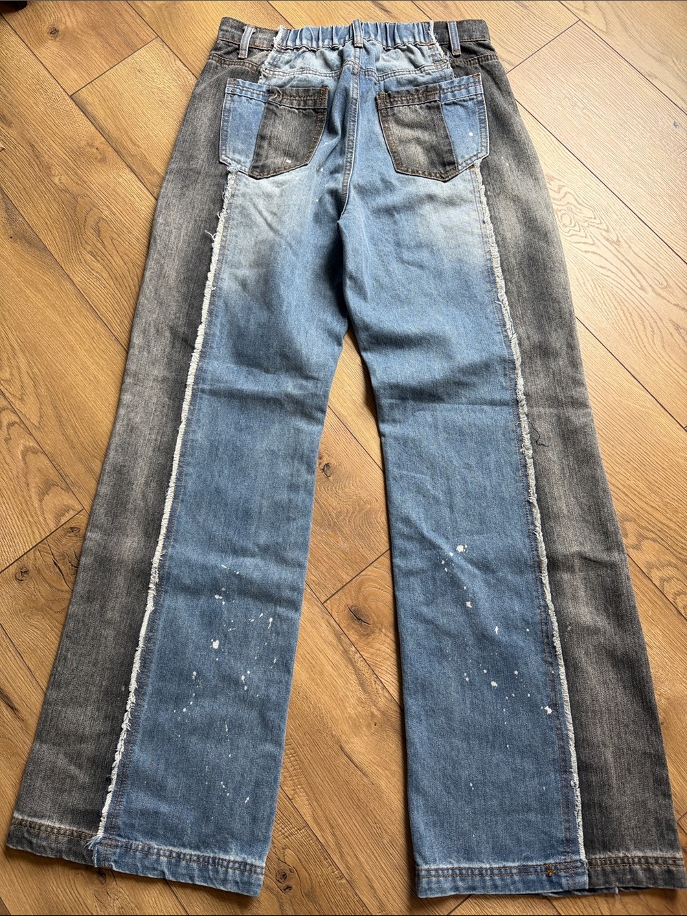 Two-Tone Blue & Gray Wide-Leg Jeans with Distressed Trim - Picture 3 of 3